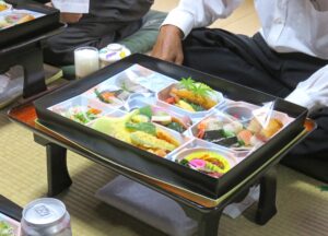 岡崎市　法事　法要　香典　マナー　個室　座敷　椅子　初七日　四十九日　一周忌　三回忌　七回忌　会席　魚信　お膳 弁当 愛知