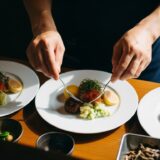 三河で還暦祝いの食事、主役が最高に喜ぶ個室の条件とは？
