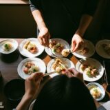 岡崎でのお食い初めはホテルと和食レストランのどちらが良いのでしょうか？